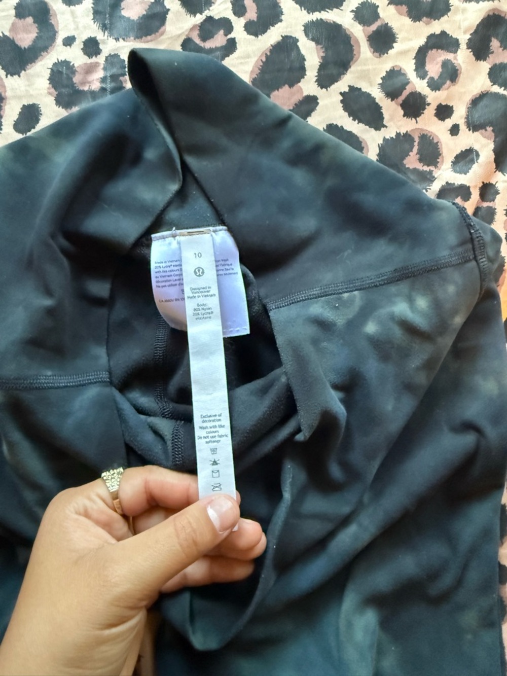 Lululemon Align High-Rise Size 10 Diamond Dye
Graphite Bronze Grey, Green 25” - Picture 6 of 9